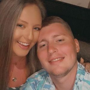 Meet your Posher, Devin